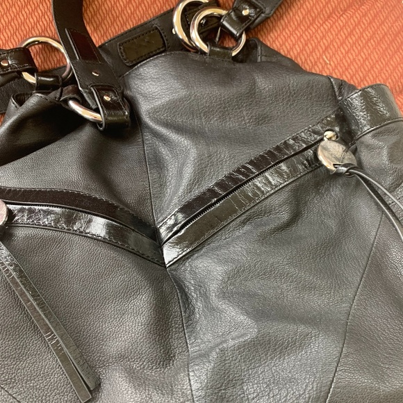 NEW Kenneth Cole Reaction leather bucket bag - Picture 6 of 6